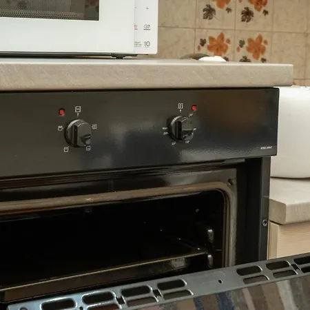 Apartament Trilocale Con Parcheggio Privato Mediolan