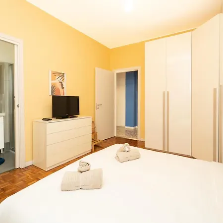 Trilocale Con Parcheggio Privato Apartament Mediolan