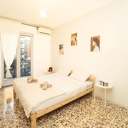 Trilocale Con Parcheggio Privato Apartment Milan